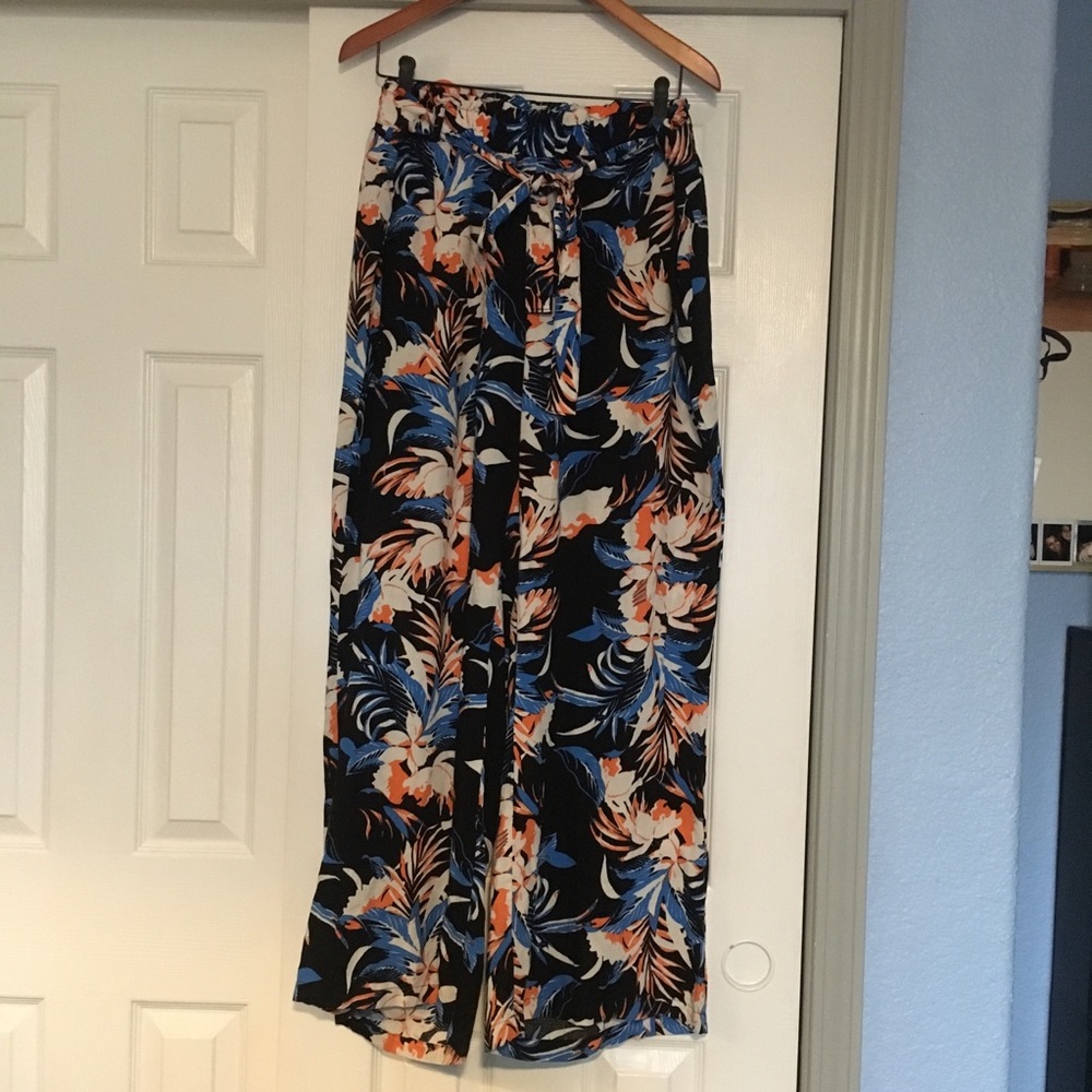 Women’s floral and pants